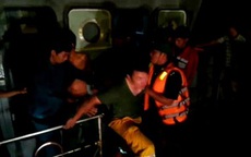 Quá trình đưa 21 nạn nhân vụ chìm tàu ở Cần Giờ lên bờ